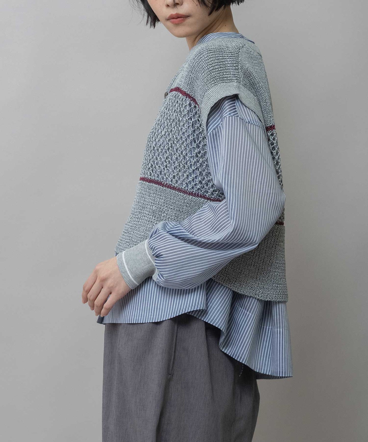 リブ編み×スカシ編みニットジレ