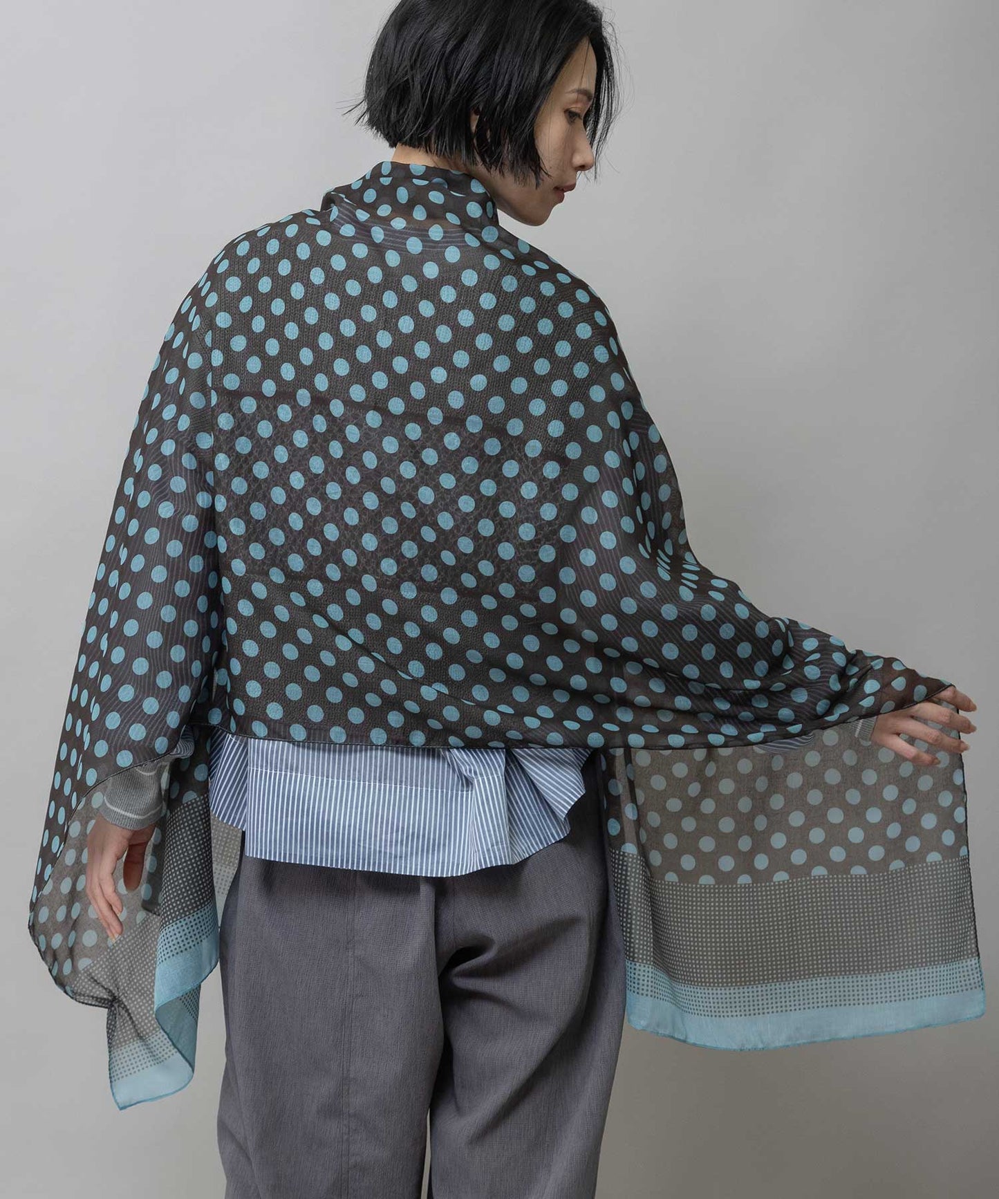 ドット柄ストール