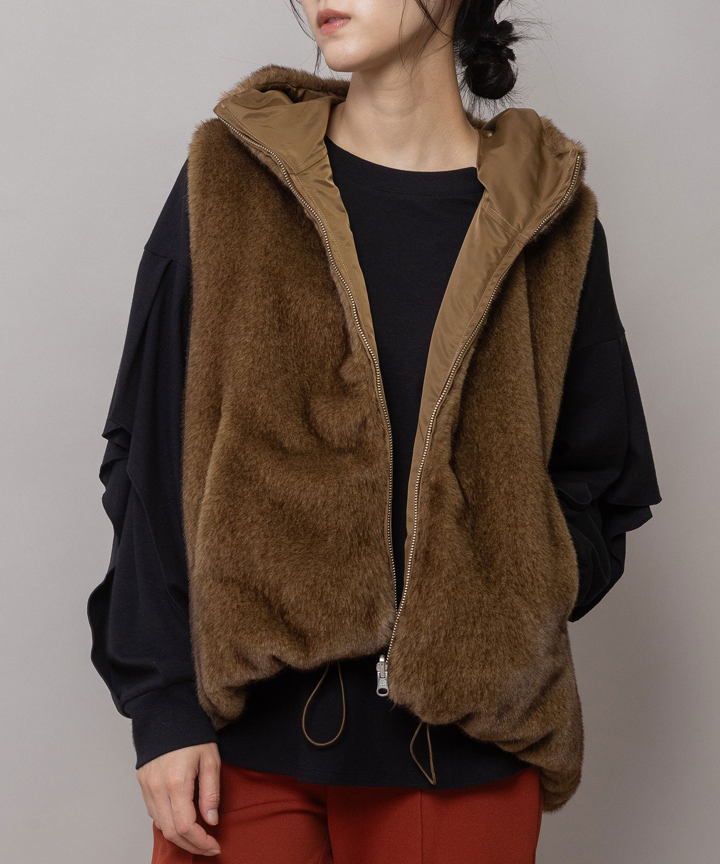フェイクミンク×ナイロンツイル リバーシブルベスト