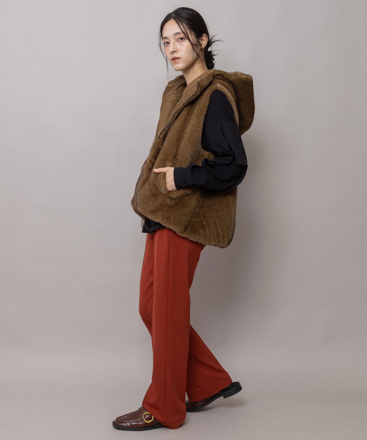 フェイクミンク×ナイロンツイル リバーシブルベスト