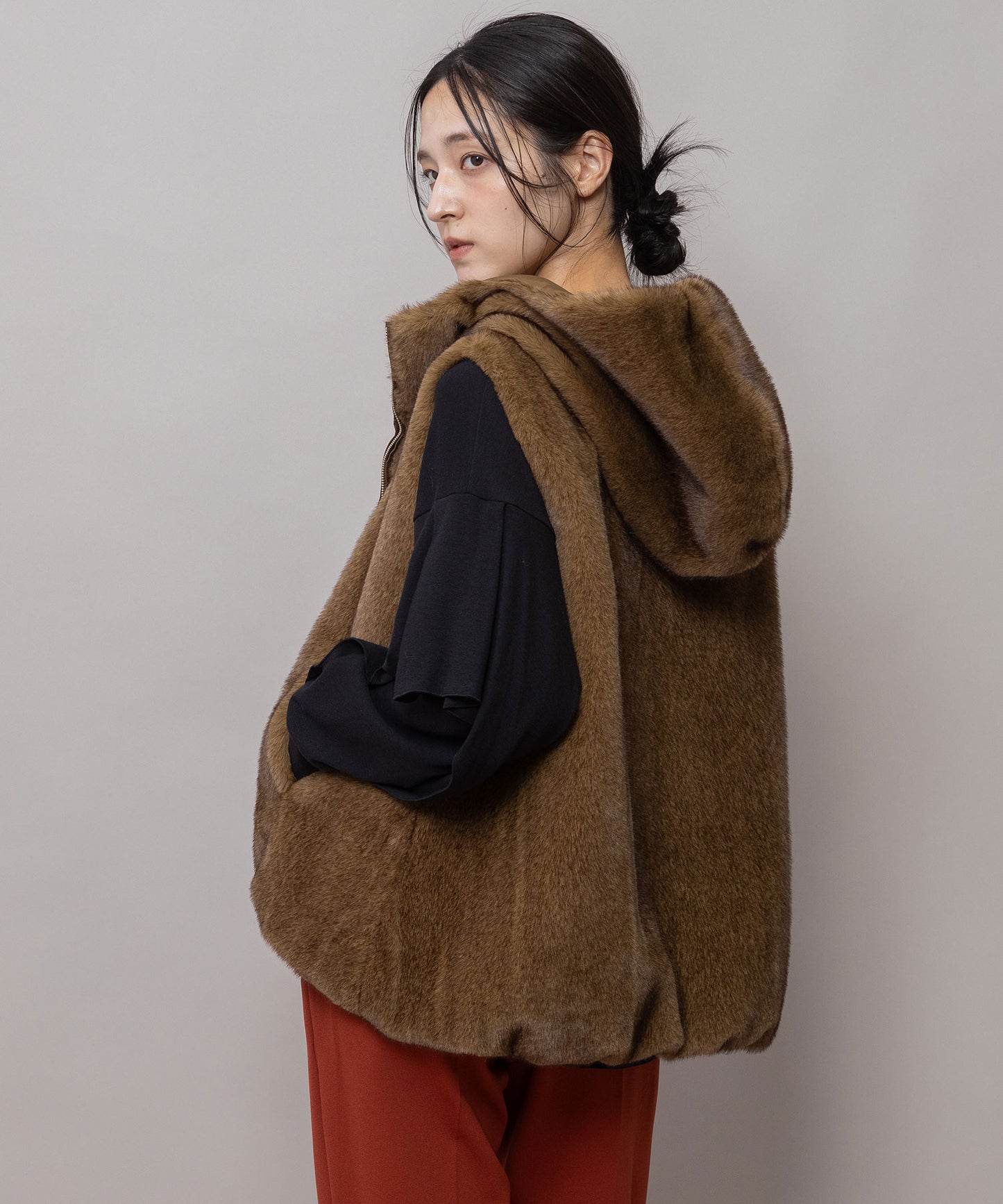 フェイクミンク×ナイロンツイル リバーシブルベスト