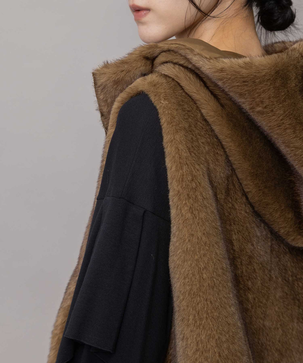 フェイクミンク×ナイロンツイル リバーシブルベスト