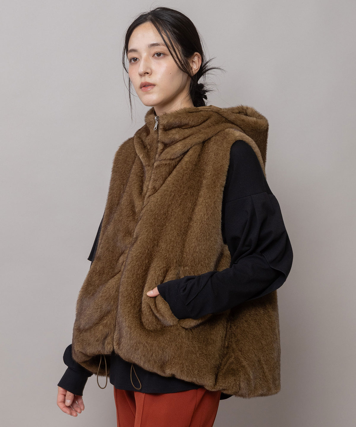 フェイクミンク×ナイロンツイル リバーシブルベスト