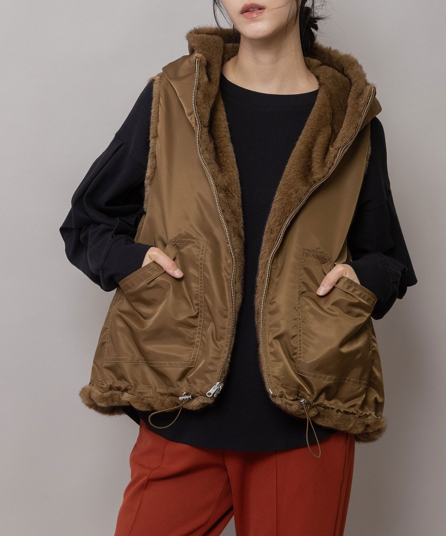 フェイクミンク×ナイロンツイル リバーシブルベスト