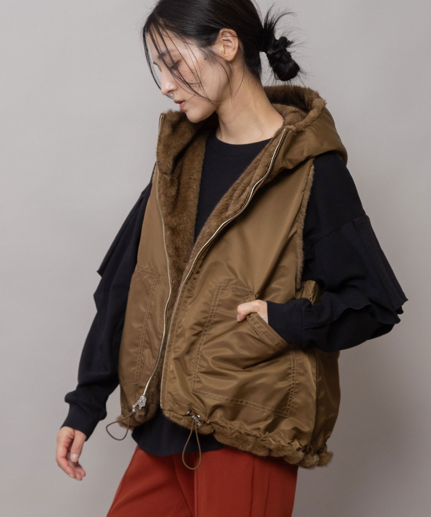 フェイクミンク×ナイロンツイル リバーシブルベスト
