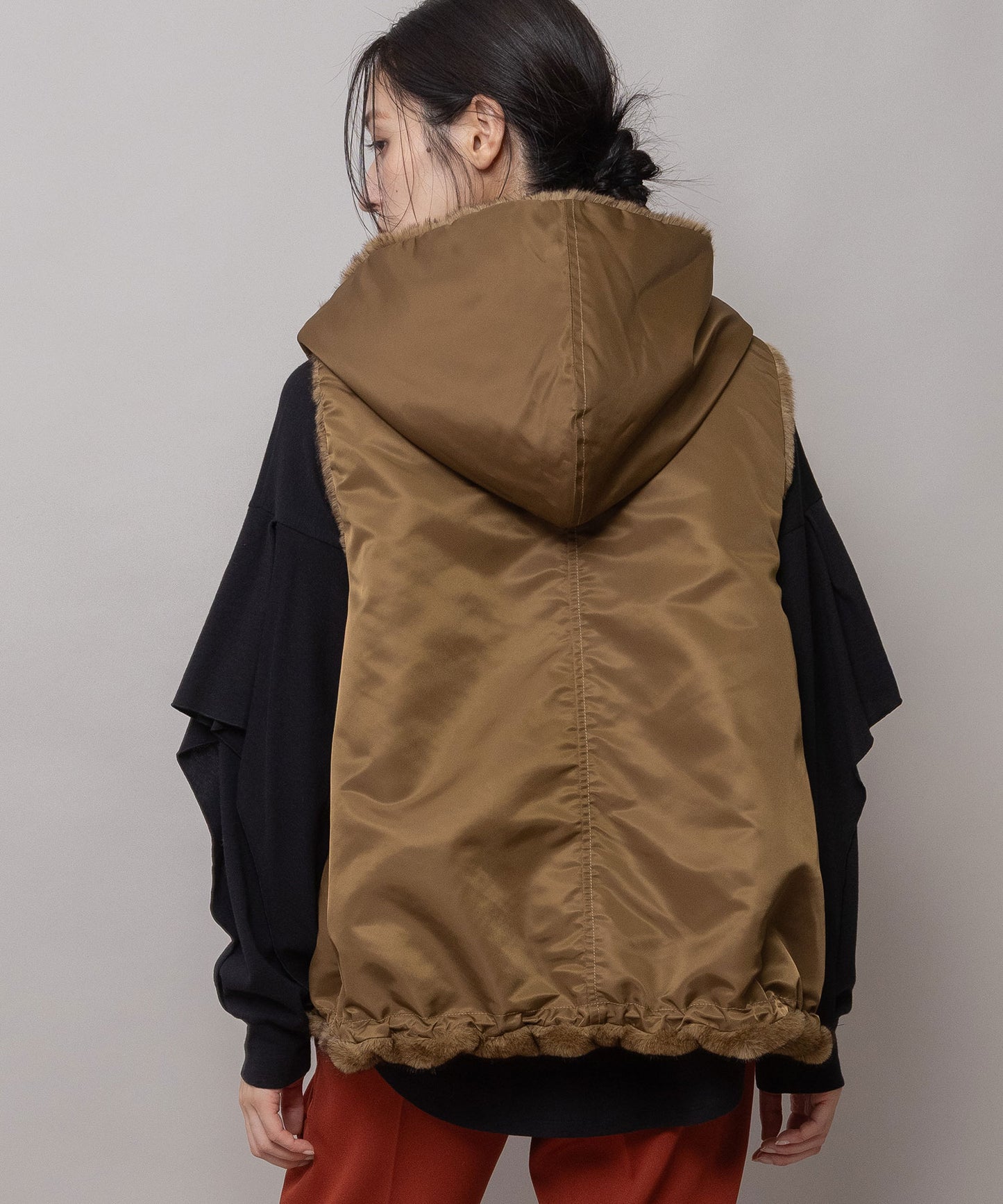 フェイクミンク×ナイロンツイル リバーシブルベスト