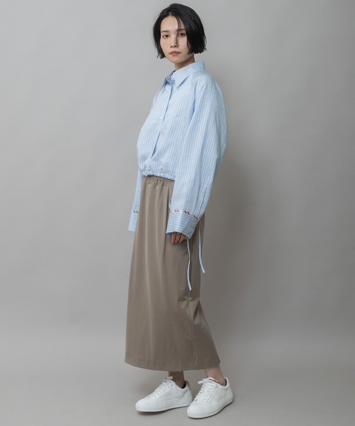 サテンジャージータイトスカート