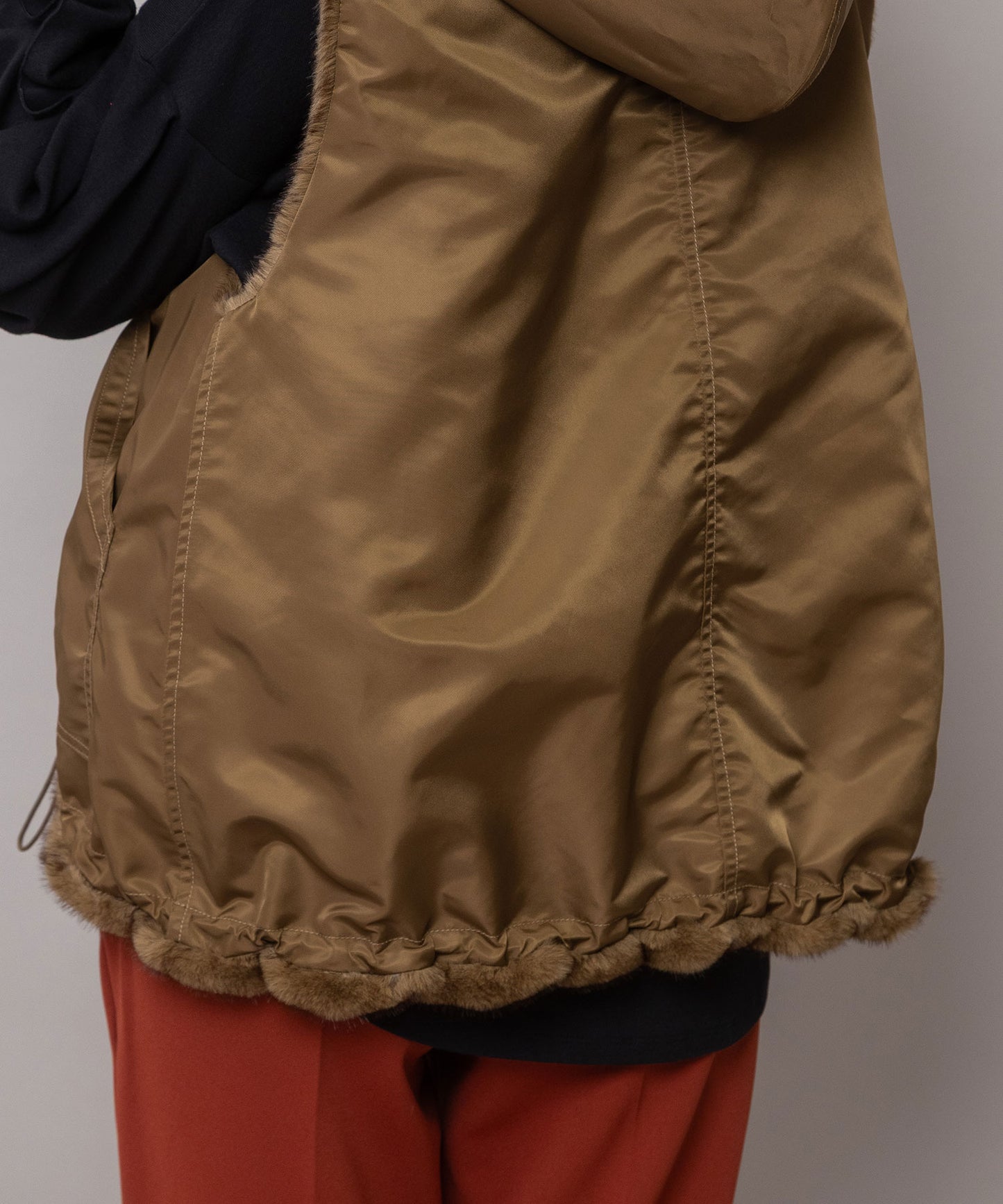 フェイクミンク×ナイロンツイル リバーシブルベスト