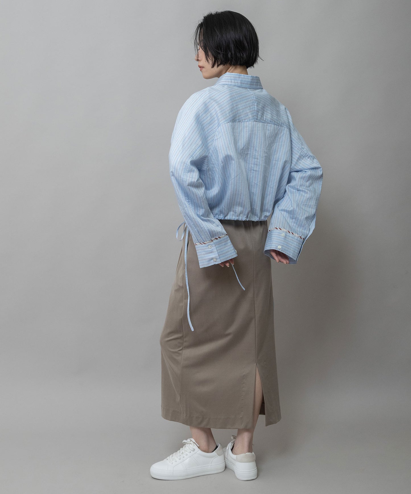 サテンジャージータイトスカート