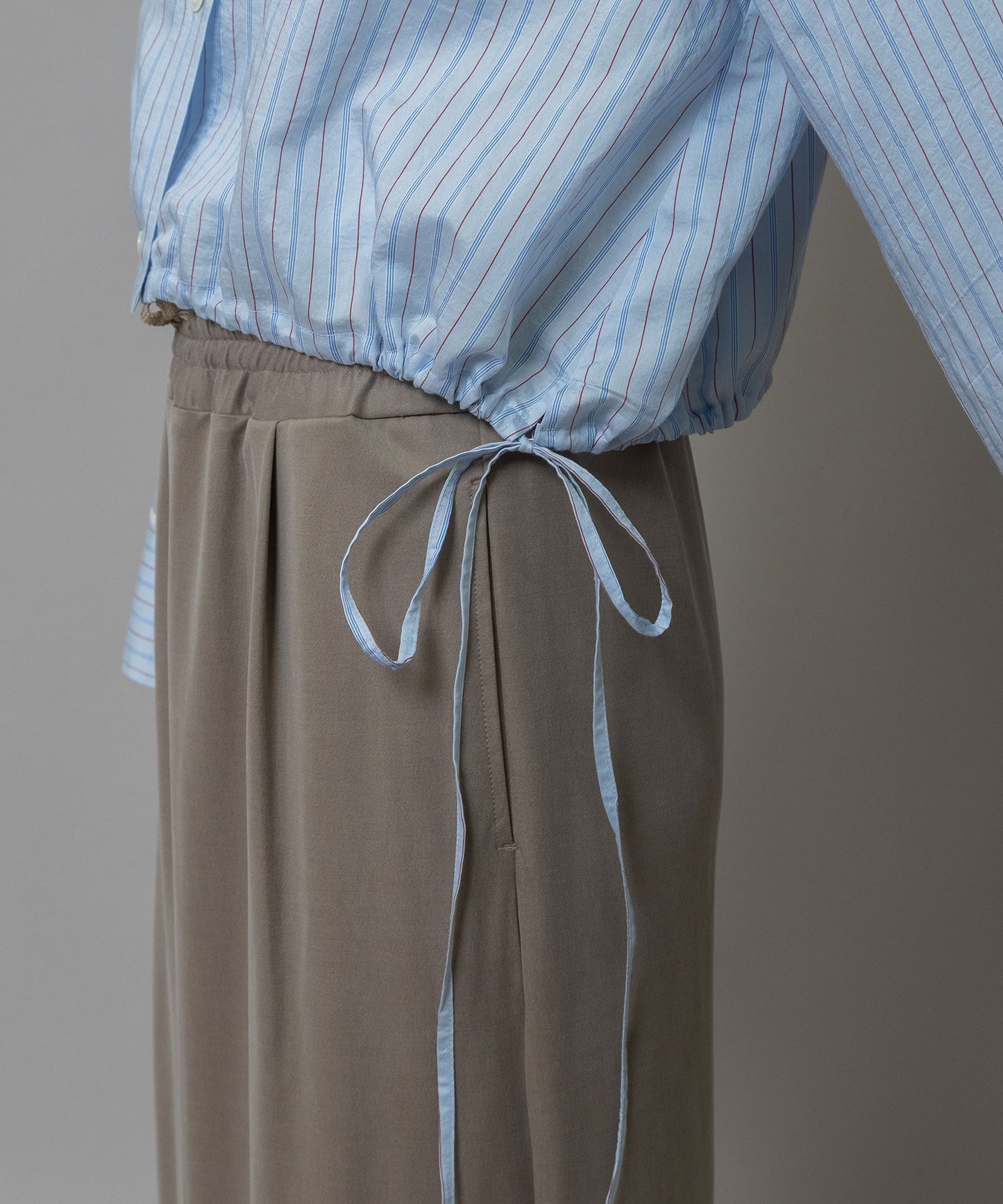 【Turkey】ストライプクロップドシャツ