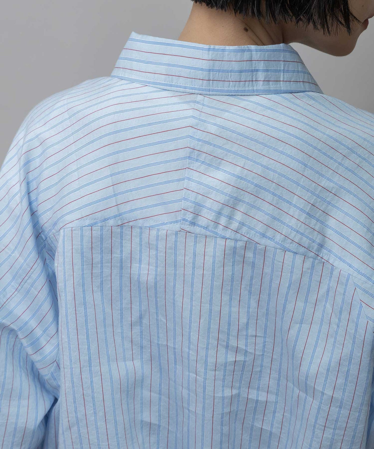 【Turkey】ストライプクロップドシャツ