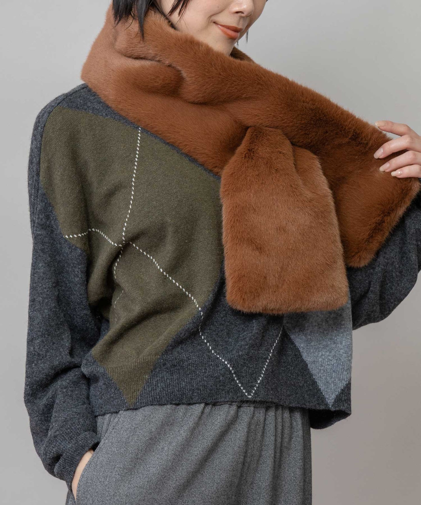 フェイクファーマフラー