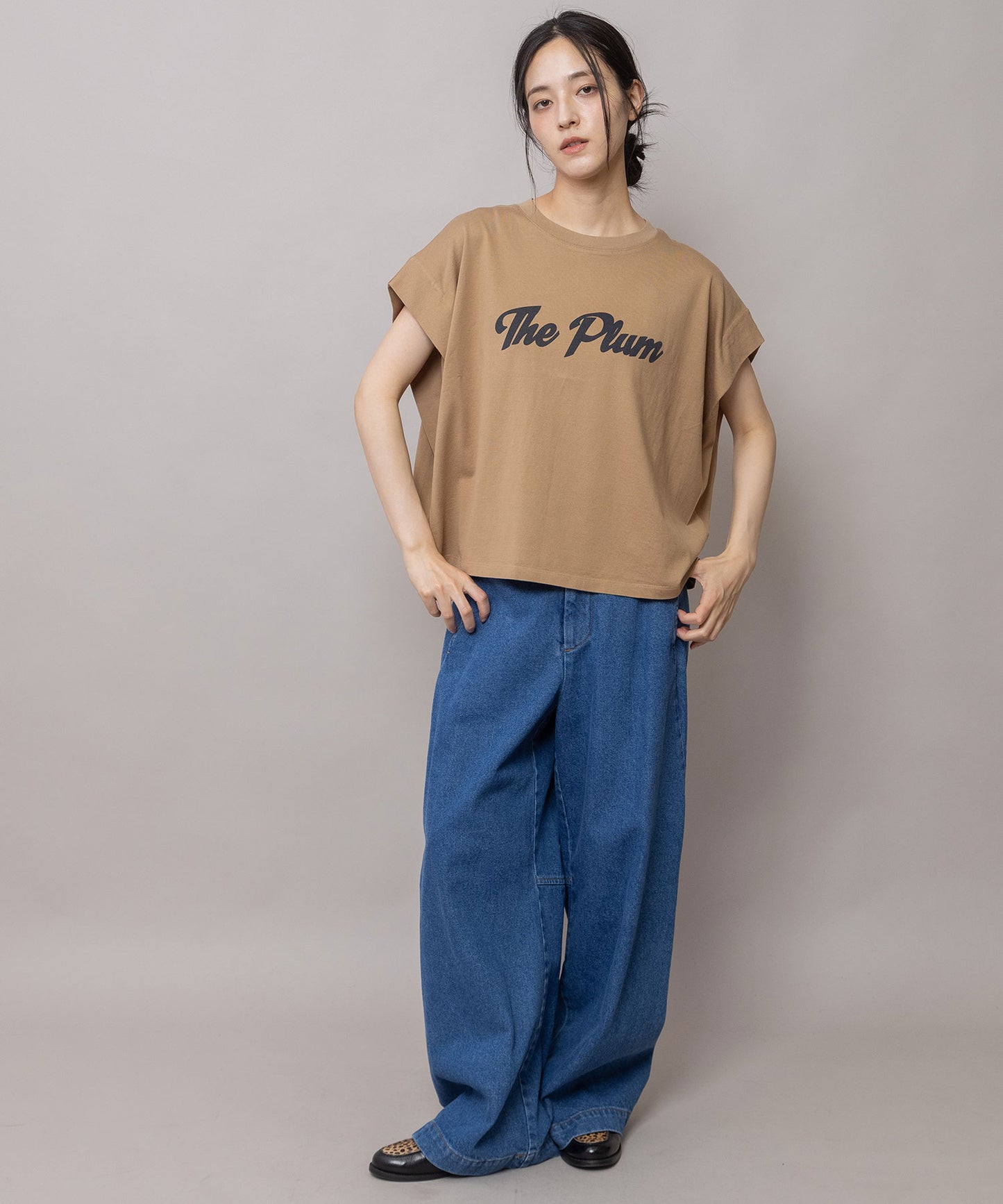 【 NEW COLOR 】"The Plum"ロゴプリントタックスリーブTシャツ