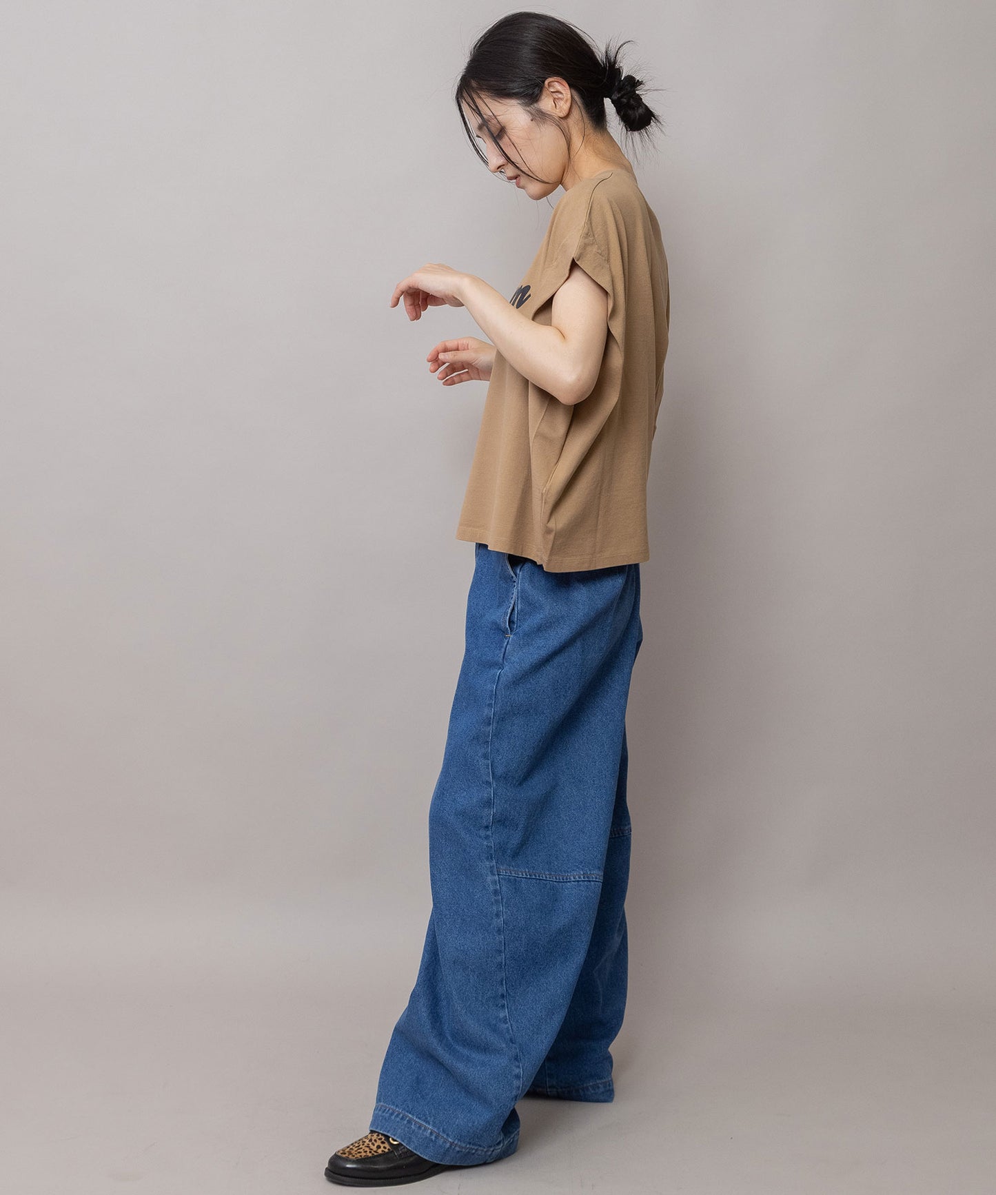 【 NEW COLOR 】"The Plum"ロゴプリントタックスリーブTシャツ