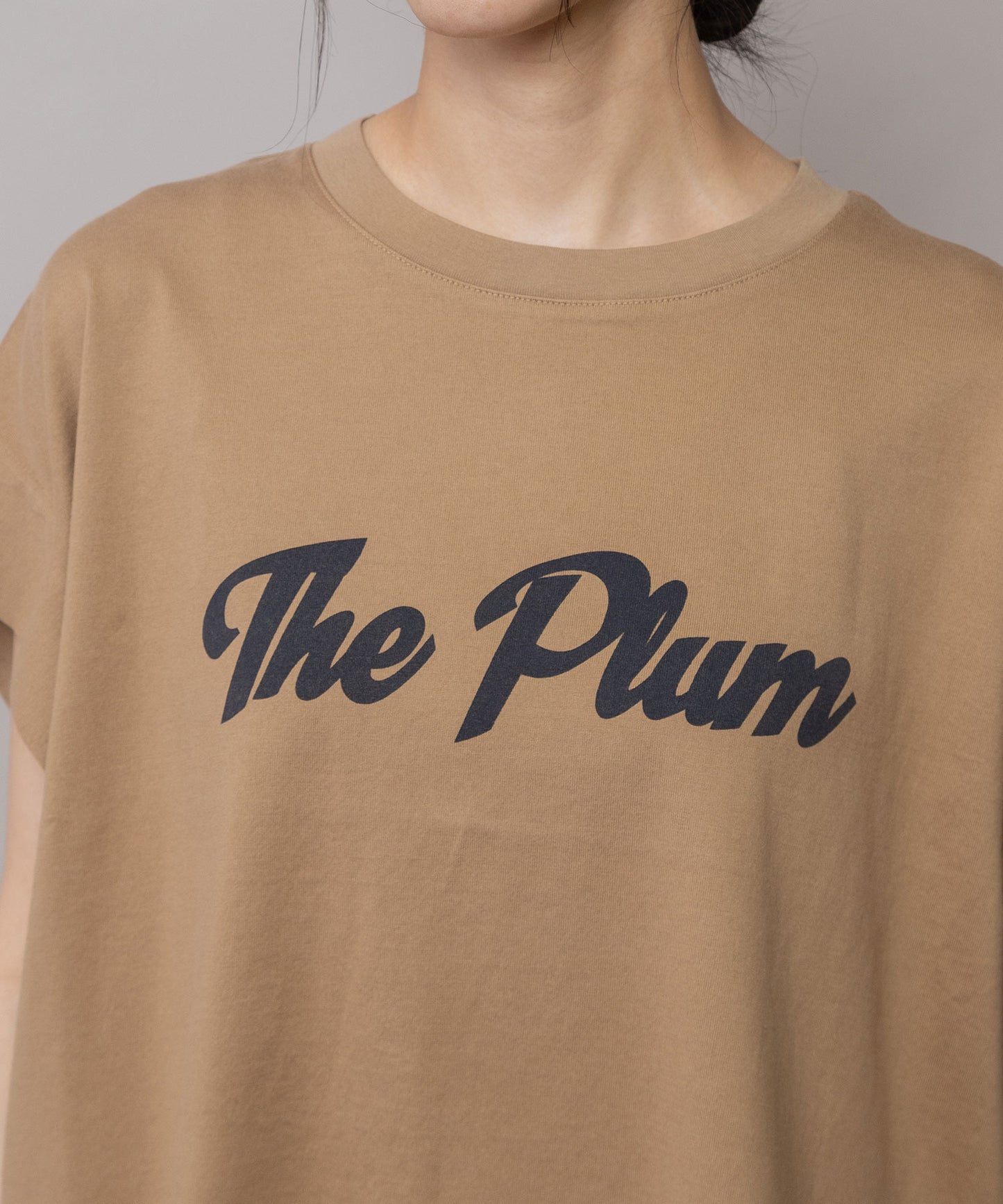 【 NEW COLOR 】"The Plum"ロゴプリントタックスリーブTシャツ
