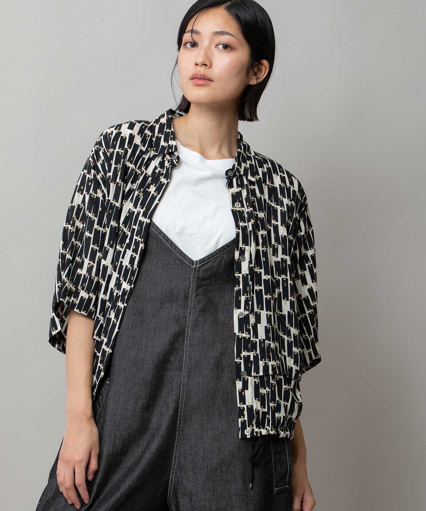 【France】 ジャガードプリントタックシャツ