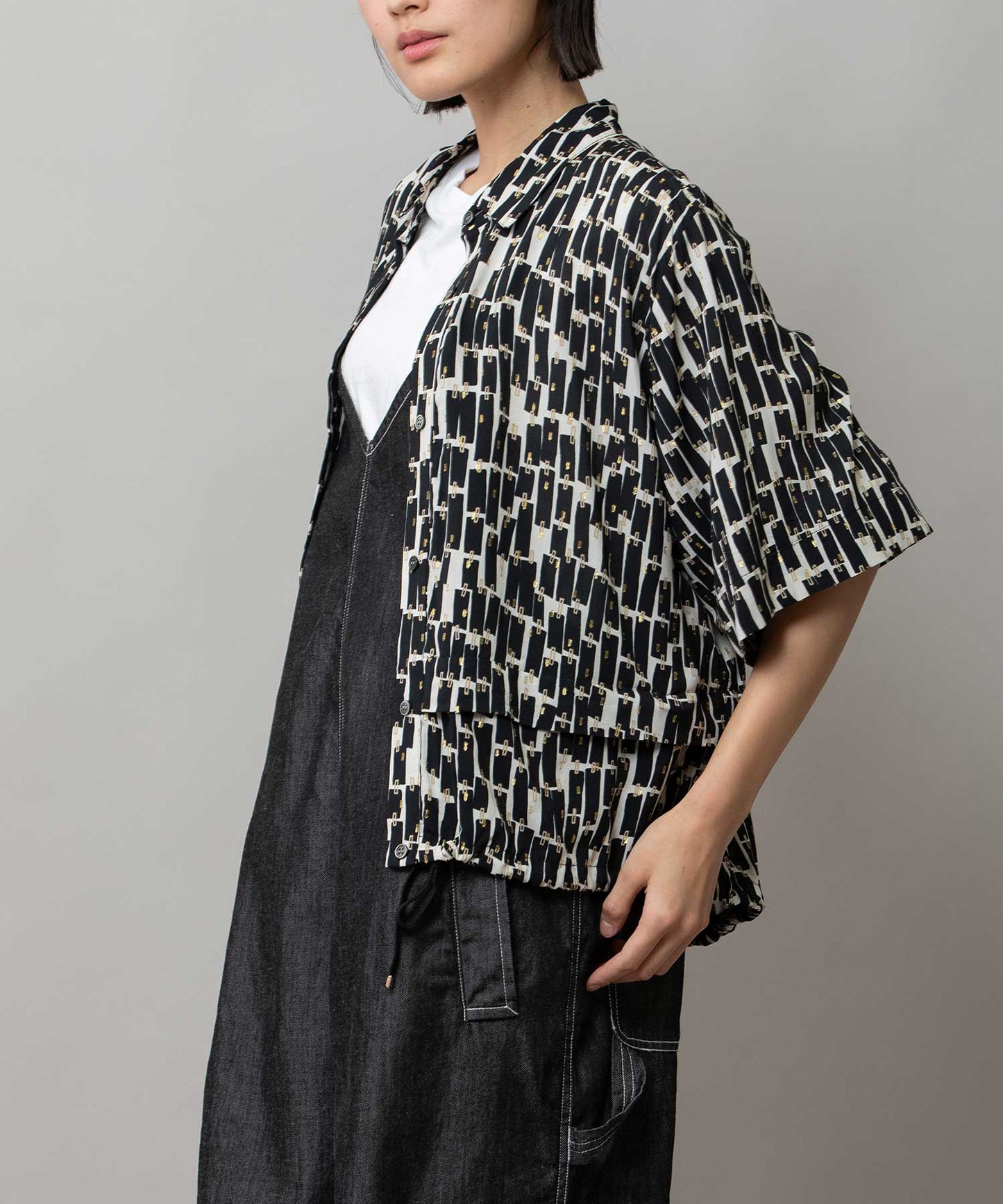 【France】 ジャガードプリントタックシャツ