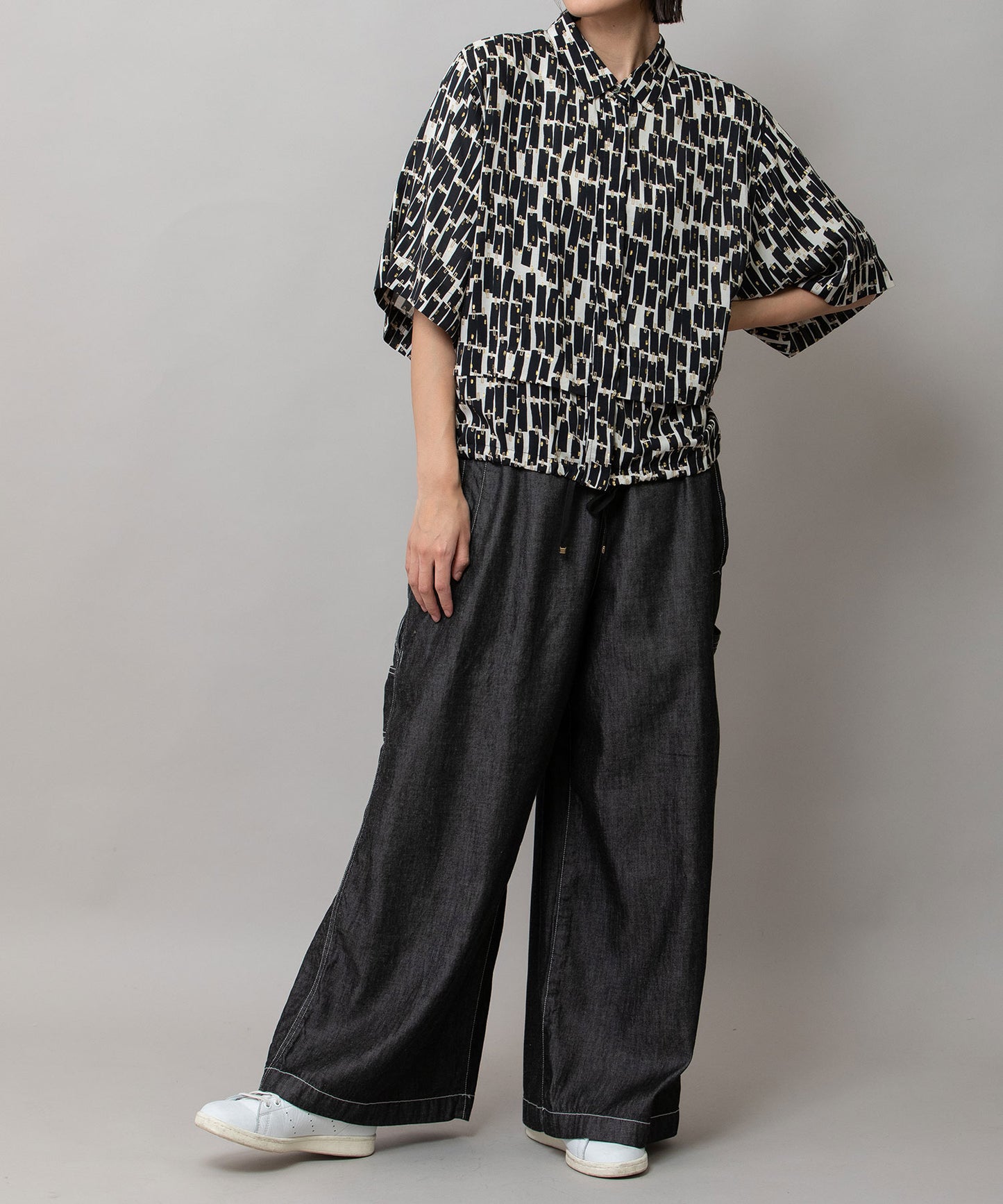 【France】 ジャガードプリントタックシャツ