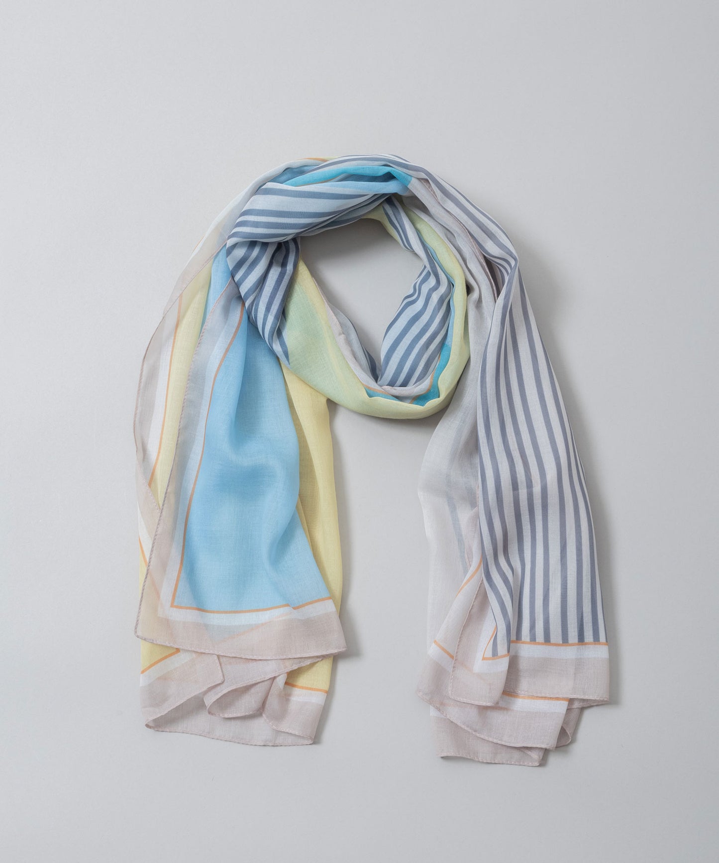 ジオメトリック柄ストール