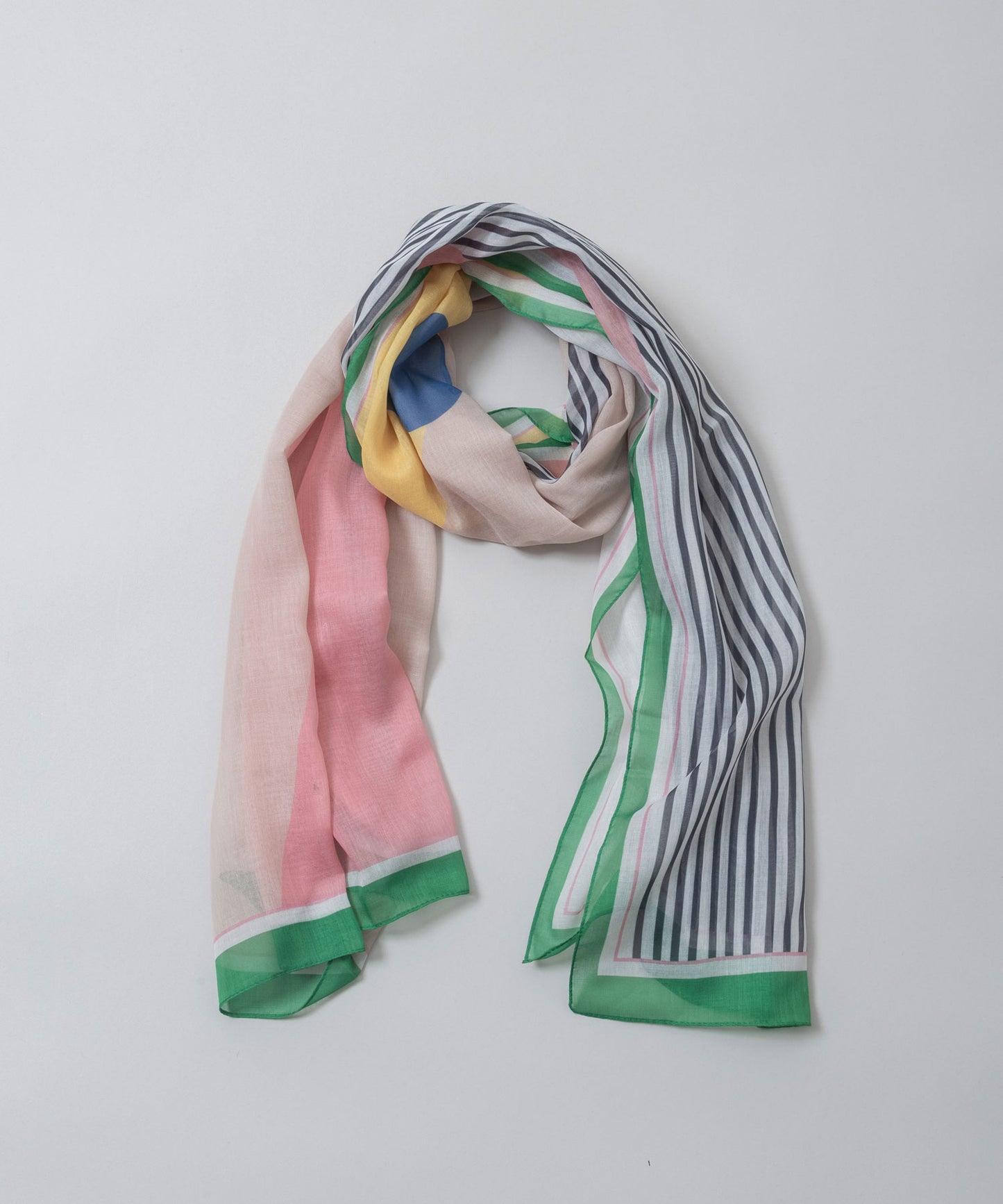 ジオメトリック柄ストール