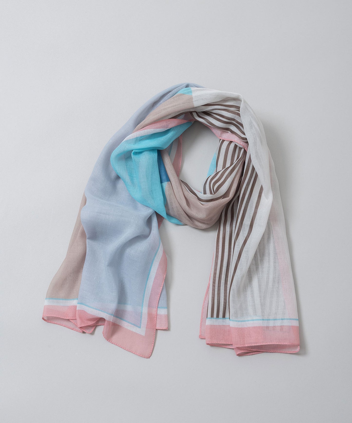 ジオメトリック柄ストール