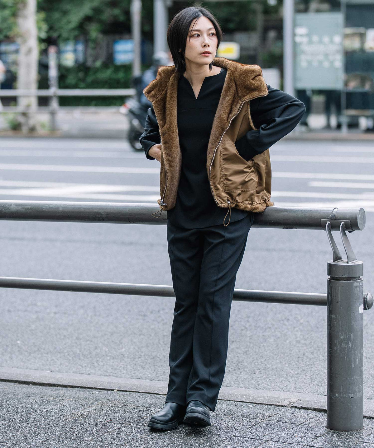 フェイクミンク×ナイロンツイル リバーシブルベスト