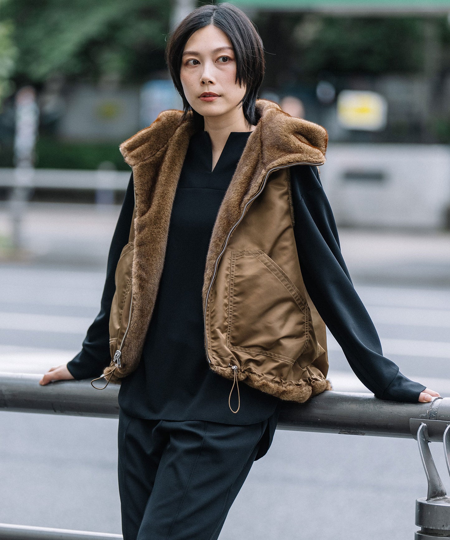 フェイクミンク×ナイロンツイル リバーシブルベスト