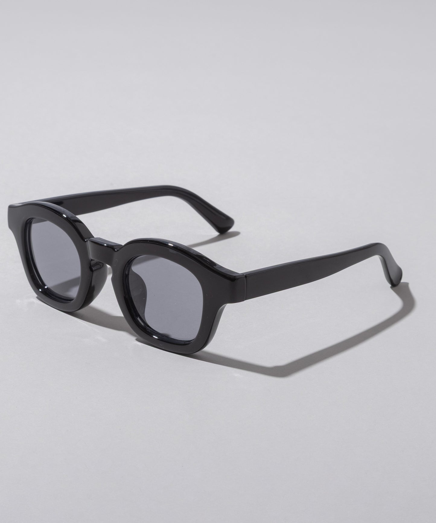 シックボストンフレームサングラス