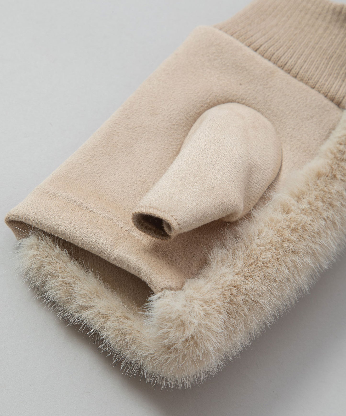 フェイクファーハンドウォーマー