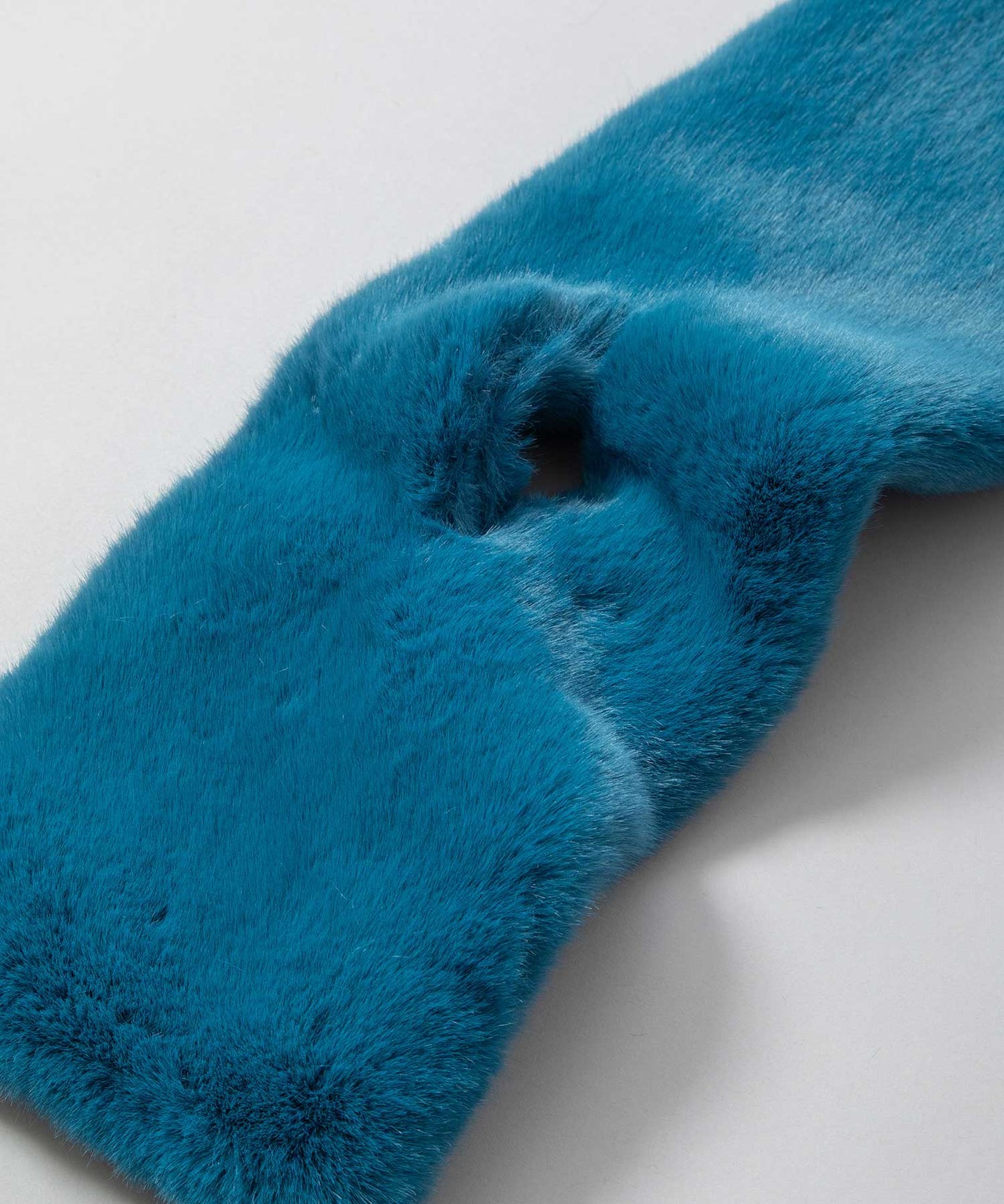 フェイクファーマフラー